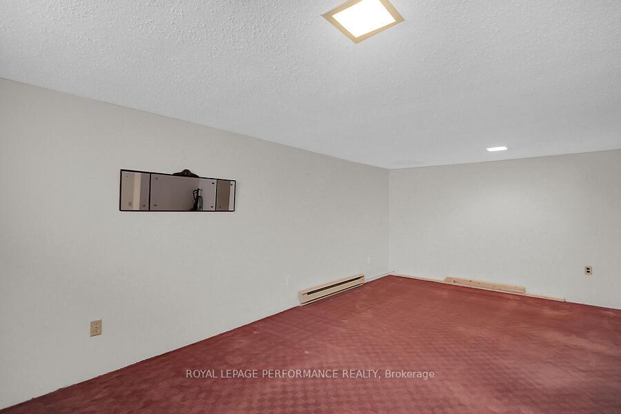 Photo 33 of 34 Hilliard Avenue, Ottawa, City View/Skyline/Fisher Heights/Parkwood Hills — HOMEH