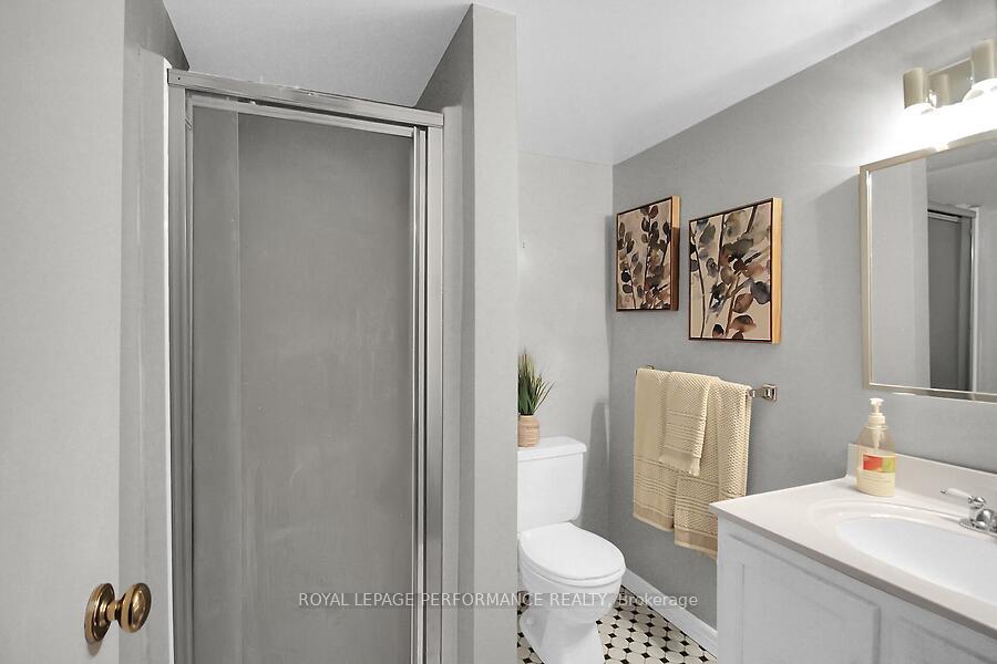Photo 35 of 34 Hilliard Avenue, Ottawa, City View/Skyline/Fisher Heights/Parkwood Hills — HOMEH