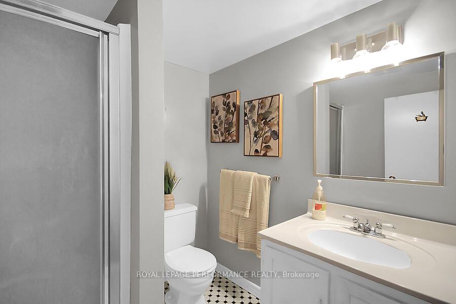 Photo 36 of 34 Hilliard Avenue, Ottawa, City View/Skyline/Fisher Heights/Parkwood Hills — HOMEH