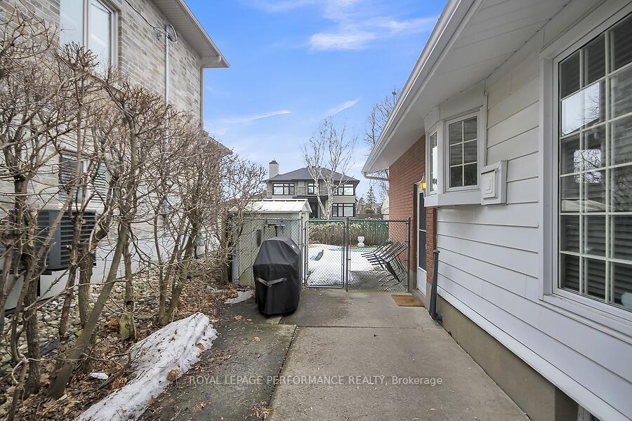 Photo 39 of 34 Hilliard Avenue, Ottawa, City View/Skyline/Fisher Heights/Parkwood Hills — HOMEH