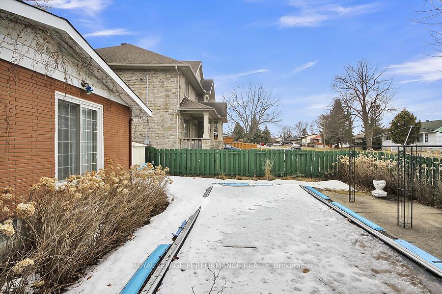 Photo 38 of 34 Hilliard Avenue, Ottawa, City View/Skyline/Fisher Heights/Parkwood Hills — HOMEH