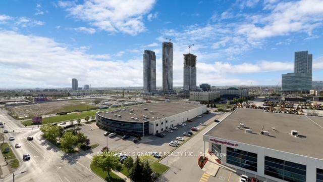 Photo 4 of Unit 1001, 10 Honeycrisp Crescent, Vaughan, Vaughan Corporate Centre — HOMEH