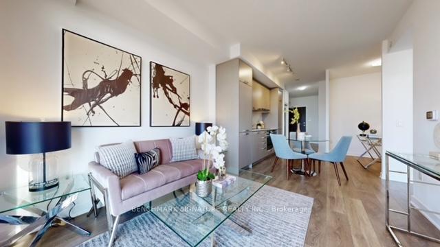 Photo 7 of Unit 1001, 10 Honeycrisp Crescent, Vaughan, Vaughan Corporate Centre — HOMEH