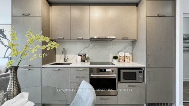 Photo 11 of Unit 1001, 10 Honeycrisp Crescent, Vaughan, Vaughan Corporate Centre — HOMEH