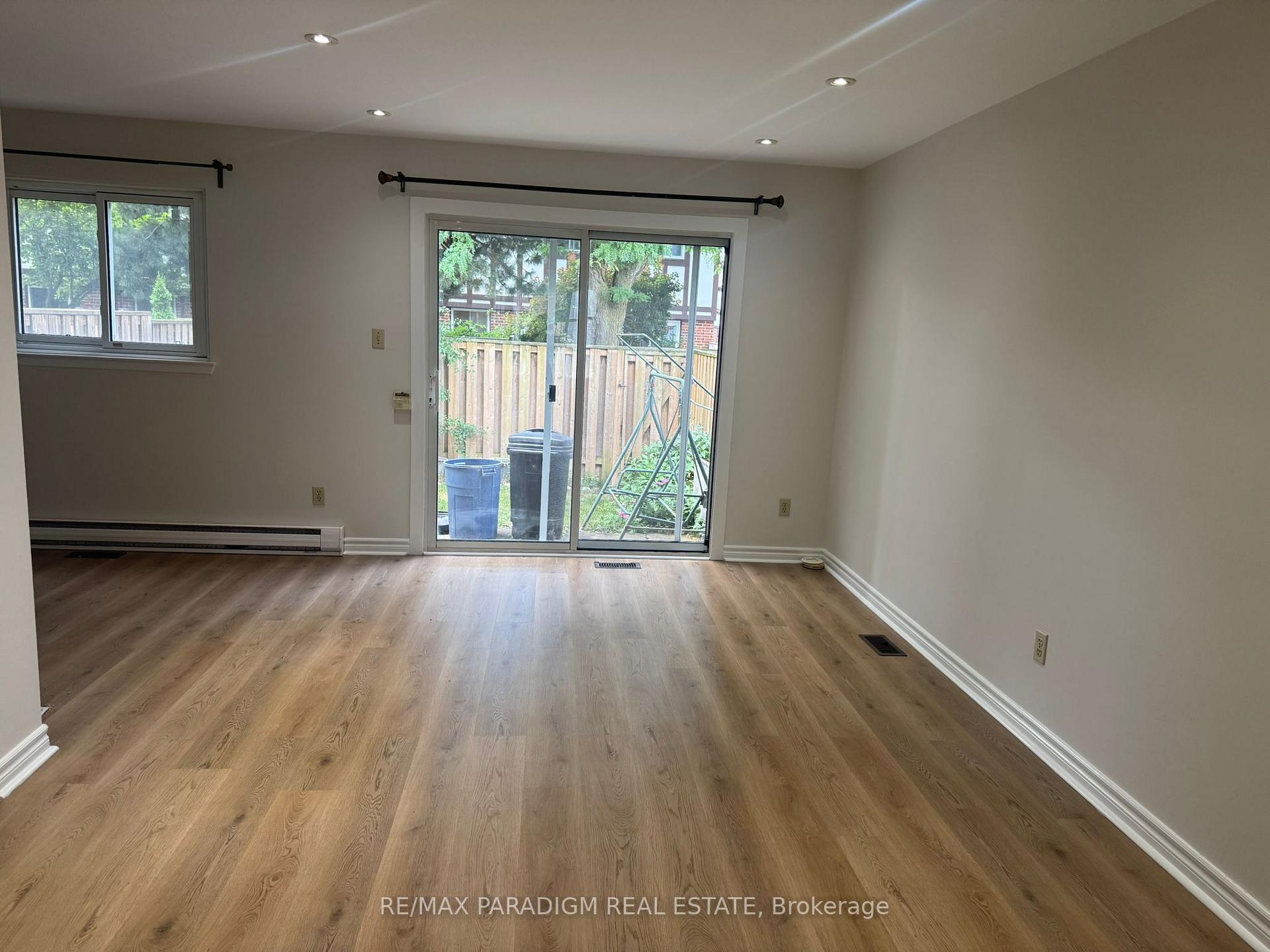 Photo 5 of Unit 401, 21 Reith Way, Markham, Aileen-Willowbrook — HOMEH