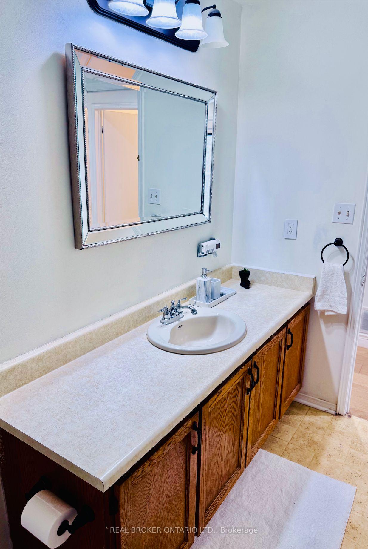 Photo 5 of Unit Main, 53 Blackburn Crescent, Ajax, Central — HOMEH