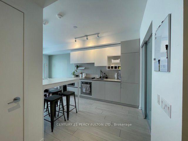 Photo 1 of Unit 6015, 950 Portage Parkway, Vaughan, Vaughan Corporate Centre — HOMEH