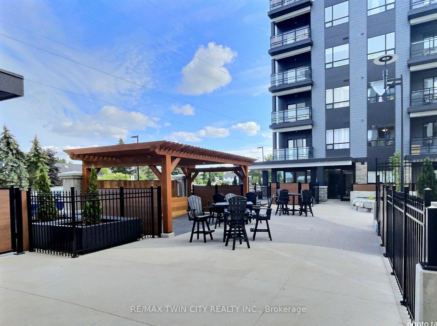 Photo 32 of Unit 402, 243 Northfield Drive, Waterloo, Colonial Acres — HOMEH