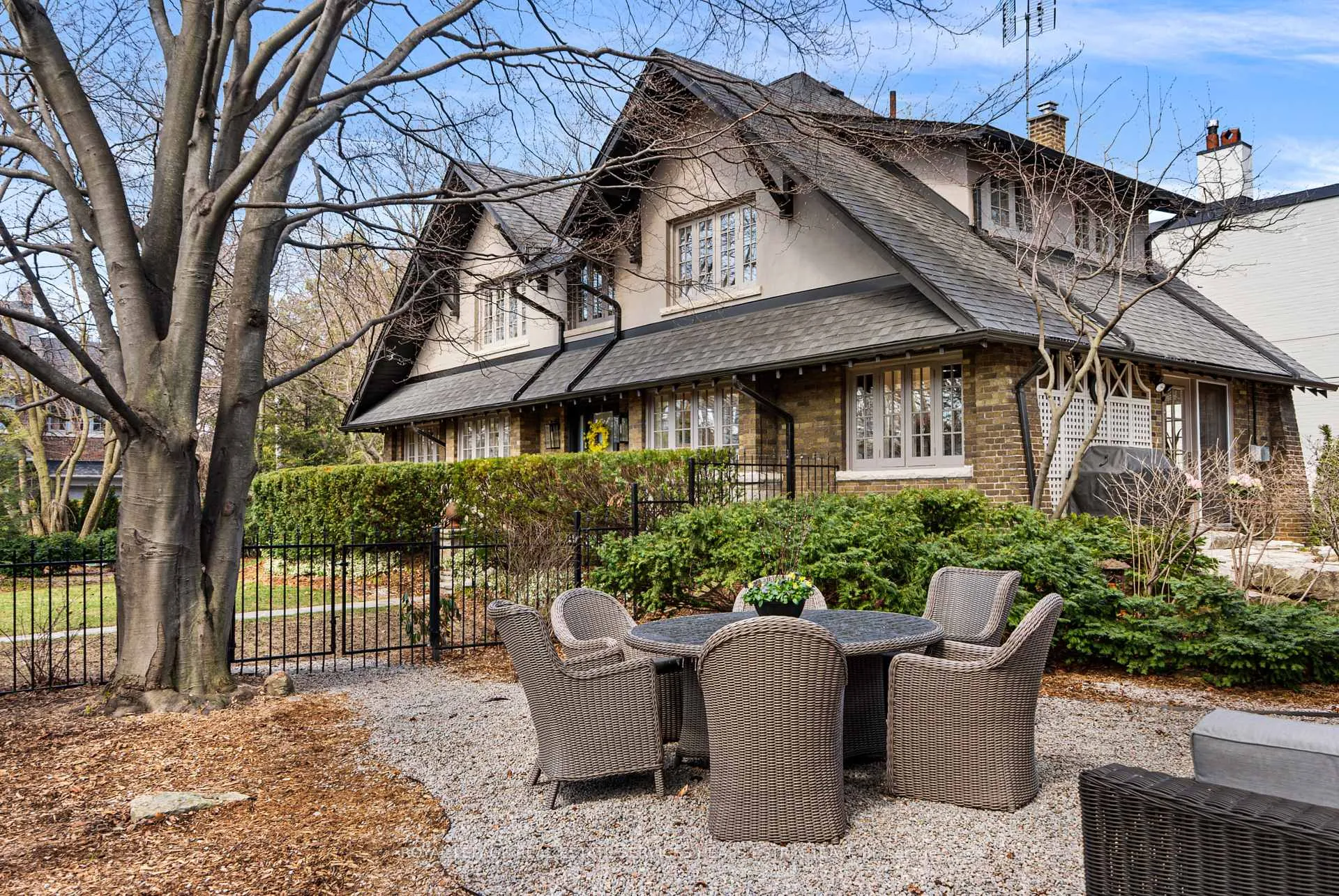 Photo 2 of 112 Douglas Drive, Toronto, Rosedale-Moore Park — HOMEH