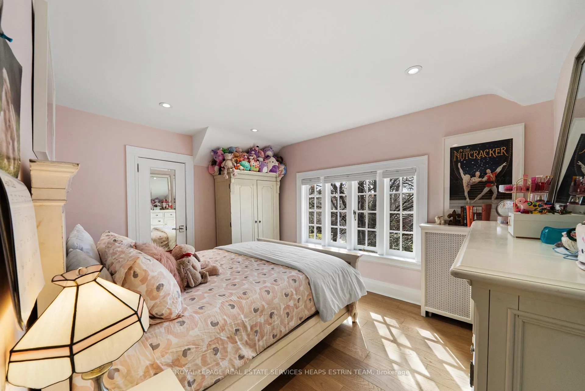Photo 27 of 112 Douglas Drive, Toronto, Rosedale-Moore Park — HOMEH