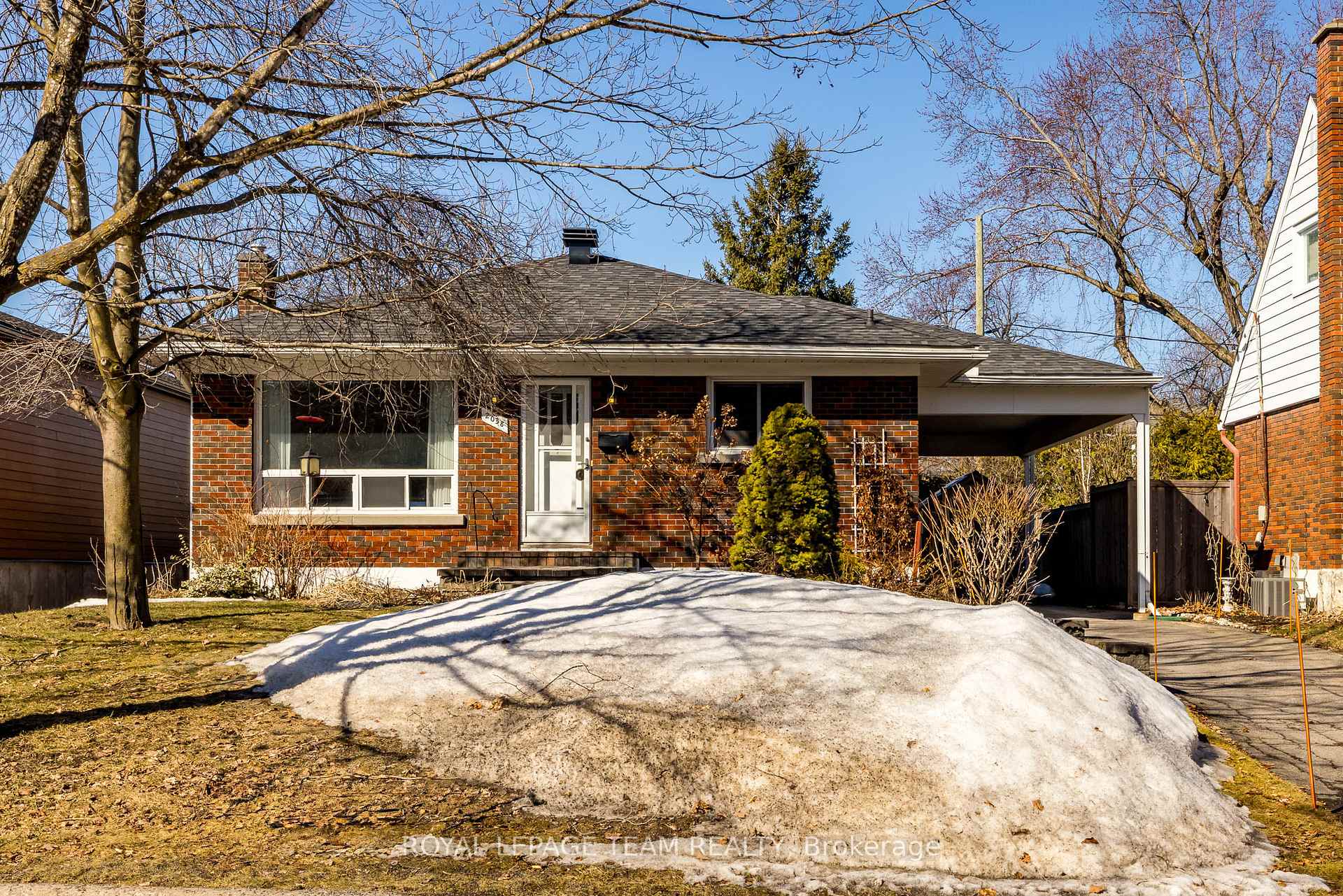 Photo 3 of 2038 Vincent Street, Ottawa, Elmvale Acres — HOMEH