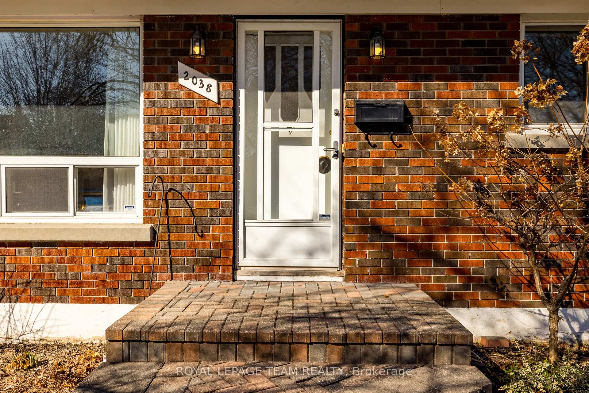 Photo 10 of 2038 Vincent Street, Ottawa, Elmvale Acres — HOMEH