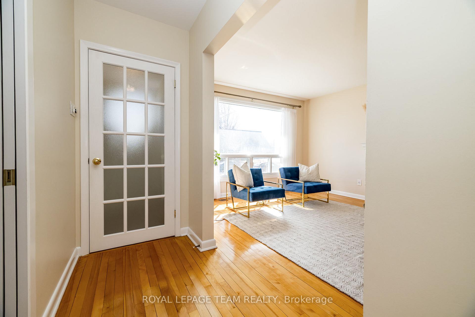 Photo 2 of 2038 Vincent Street, Ottawa, Elmvale Acres — HOMEH