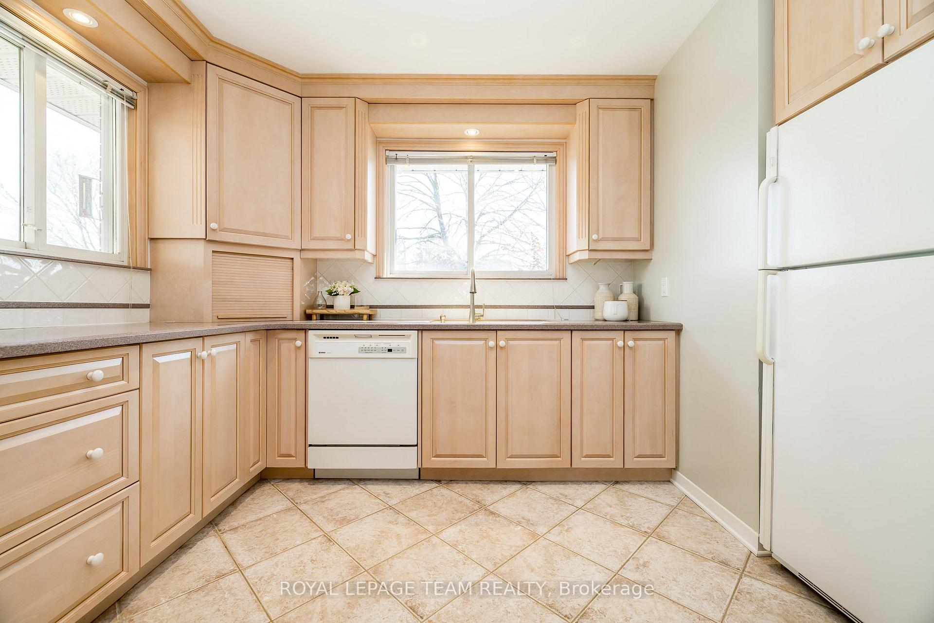 Photo 16 of 2038 Vincent Street, Ottawa, Elmvale Acres — HOMEH