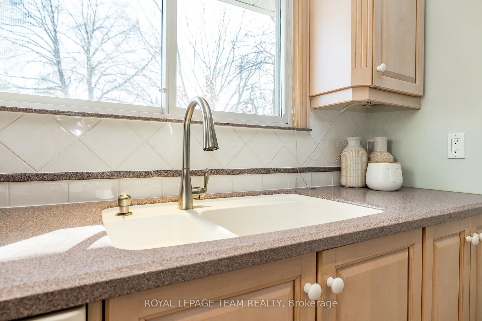 Photo 17 of 2038 Vincent Street, Ottawa, Elmvale Acres — HOMEH