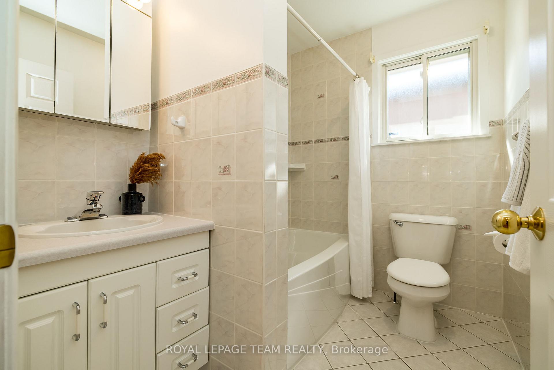 Photo 26 of 2038 Vincent Street, Ottawa, Elmvale Acres — HOMEH