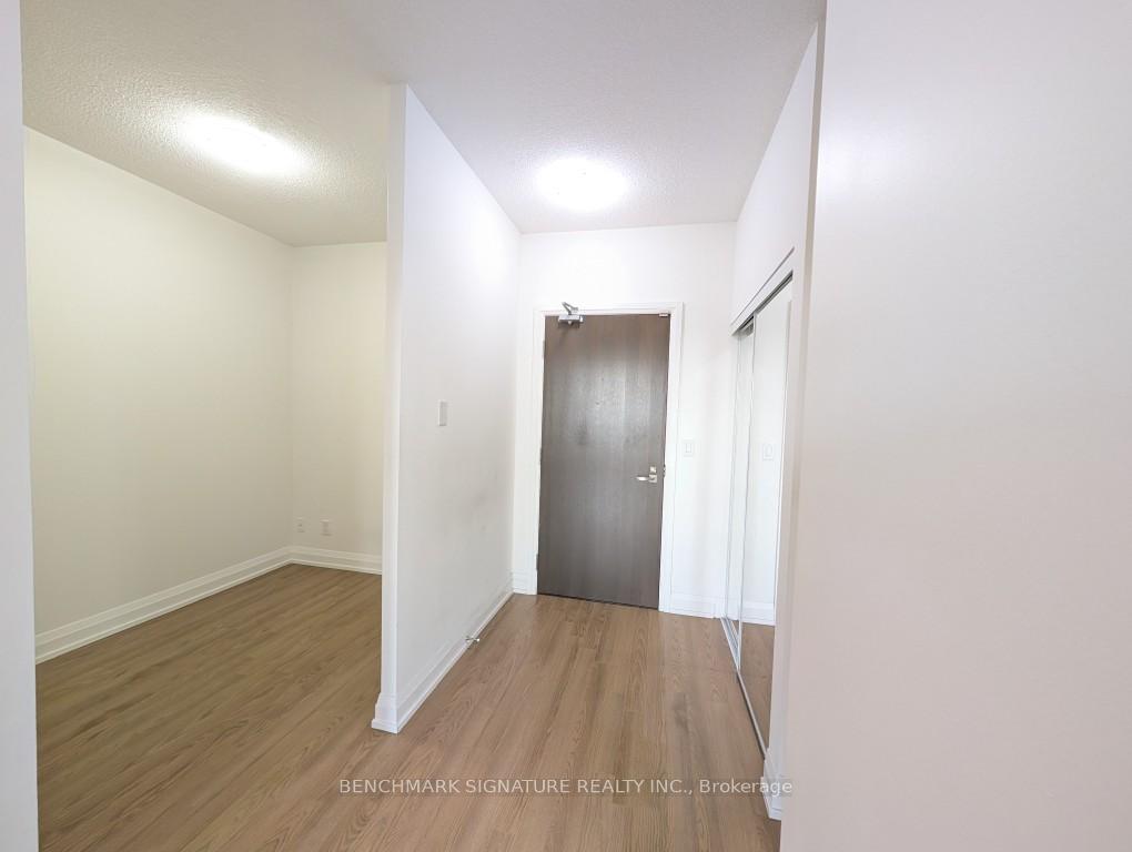 Photo 3 of Unit 616, 7171 Yonge Street, Markham, Thornhill — HOMEH