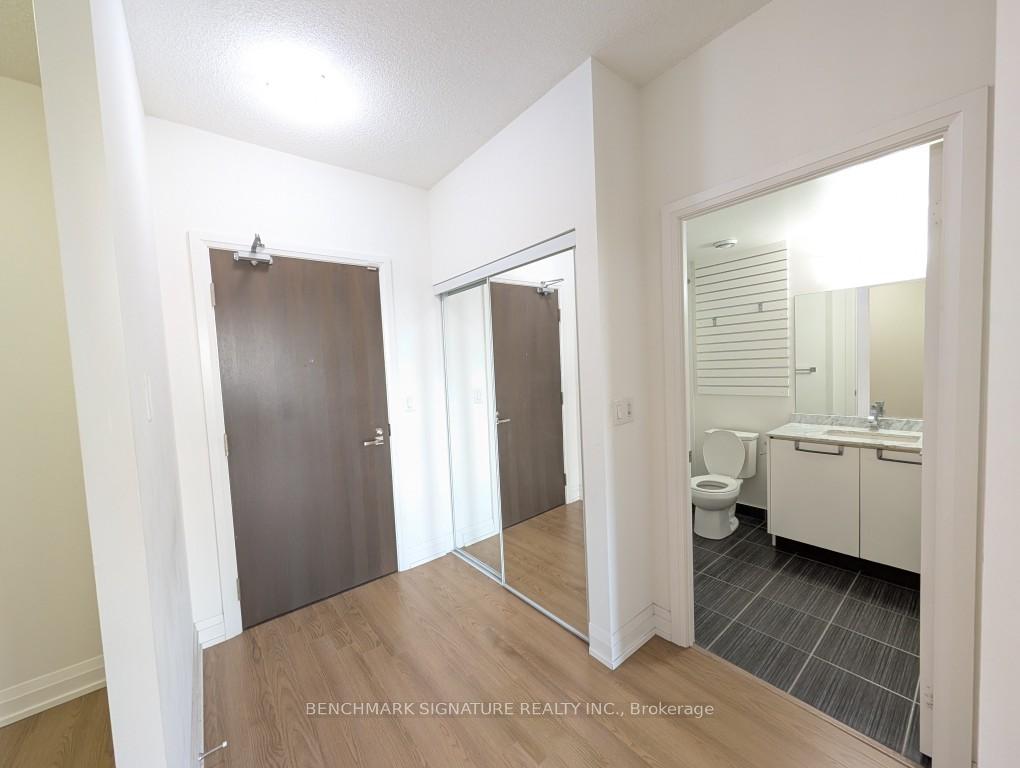 Photo 5 of Unit 616, 7171 Yonge Street, Markham, Thornhill — HOMEH