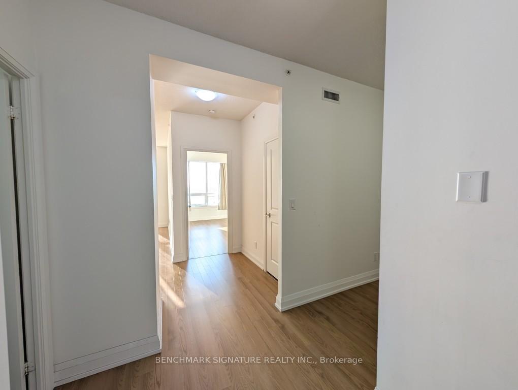 Photo 7 of Unit 616, 7171 Yonge Street, Markham, Thornhill — HOMEH