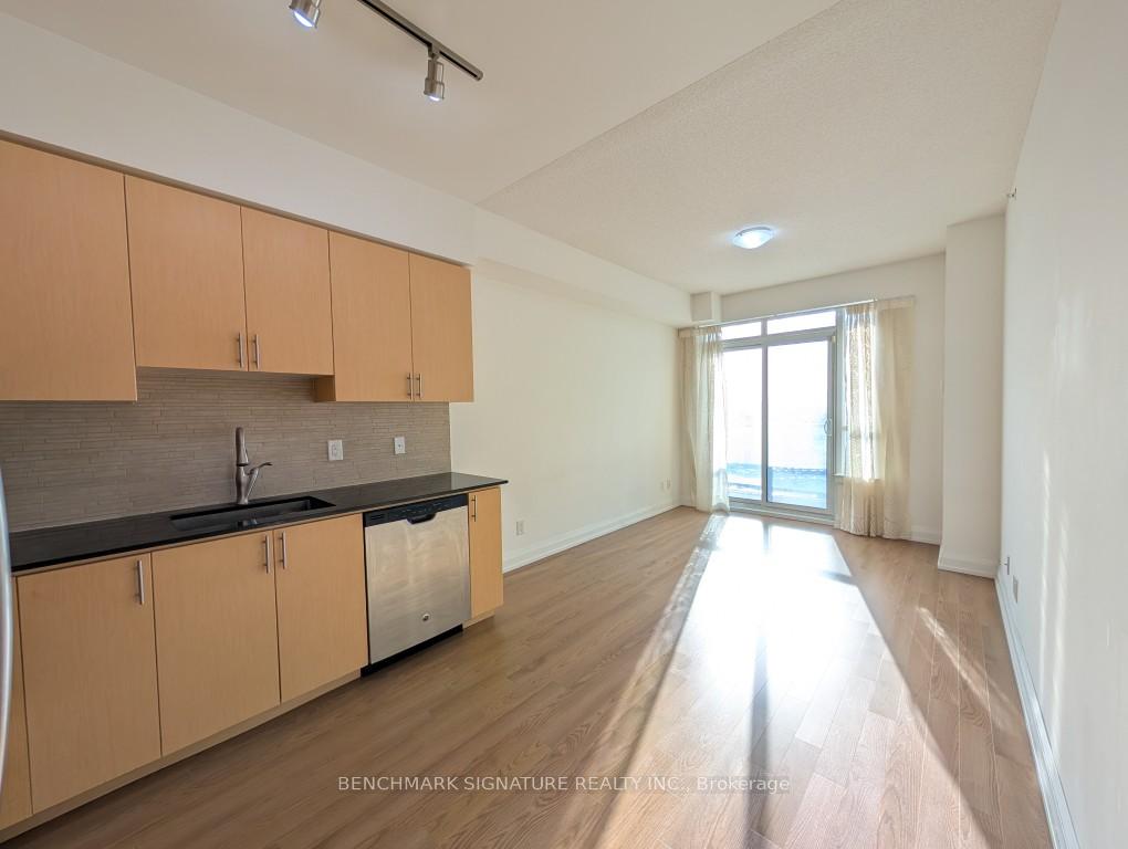 Photo 9 of Unit 616, 7171 Yonge Street, Markham, Thornhill — HOMEH