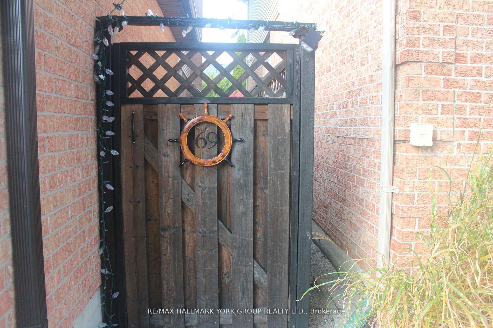 Photo 2 of Unit Bmst, 69 Moorcrest Drive, Aurora, Aurora Village — HOMEH