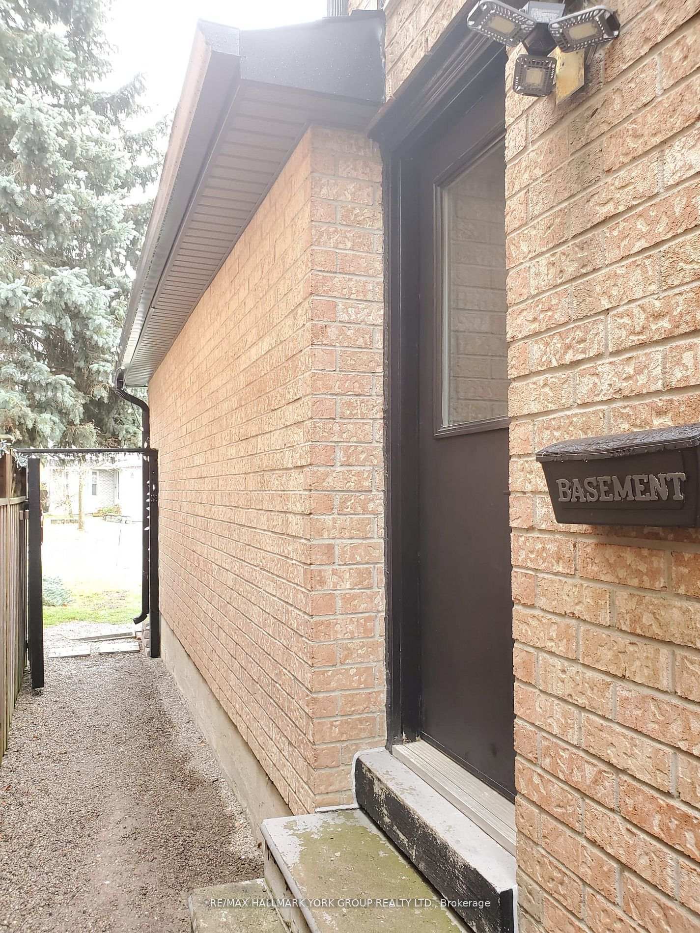 Photo 4 of Unit Bmst, 69 Moorcrest Drive, Aurora, Aurora Village — HOMEH