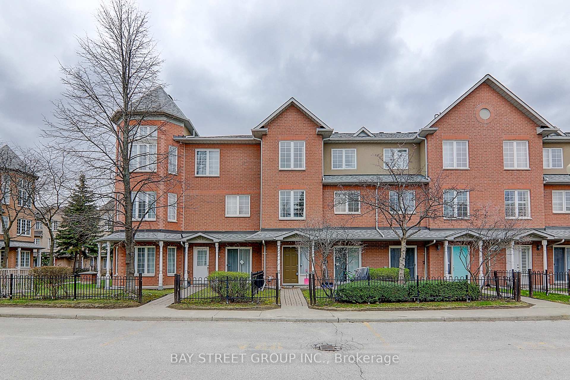 Photo 1 of Unit 8, 3 Alpen Way, Markham, Unionville — HOMEH