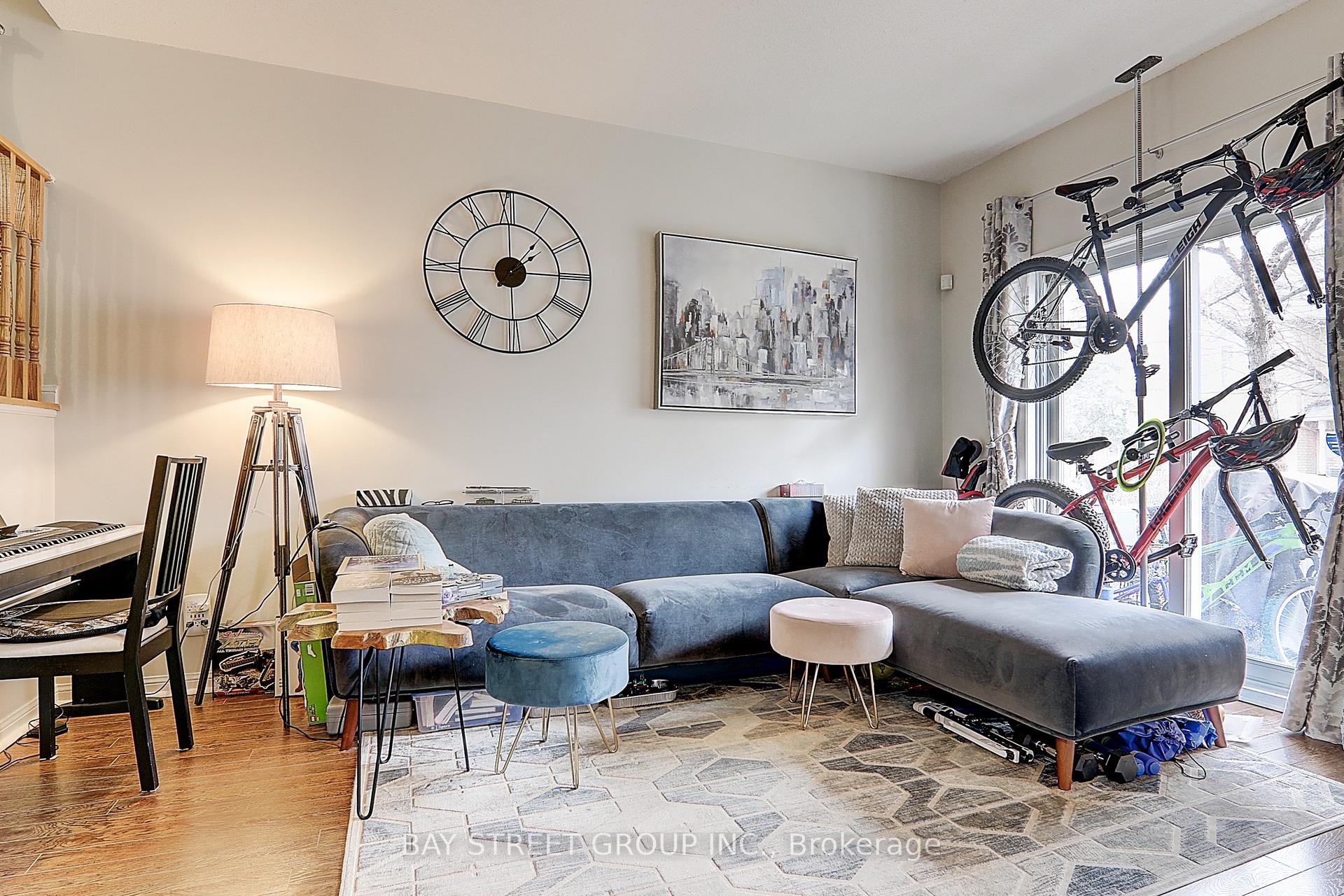 Photo 6 of Unit 8, 3 Alpen Way, Markham, Unionville — HOMEH