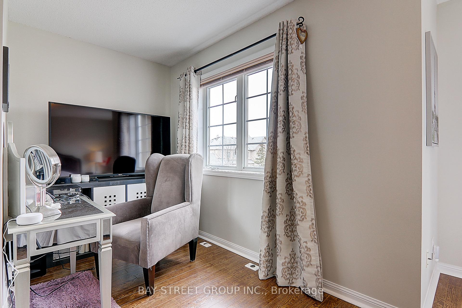 Photo 16 of Unit 8, 3 Alpen Way, Markham, Unionville — HOMEH
