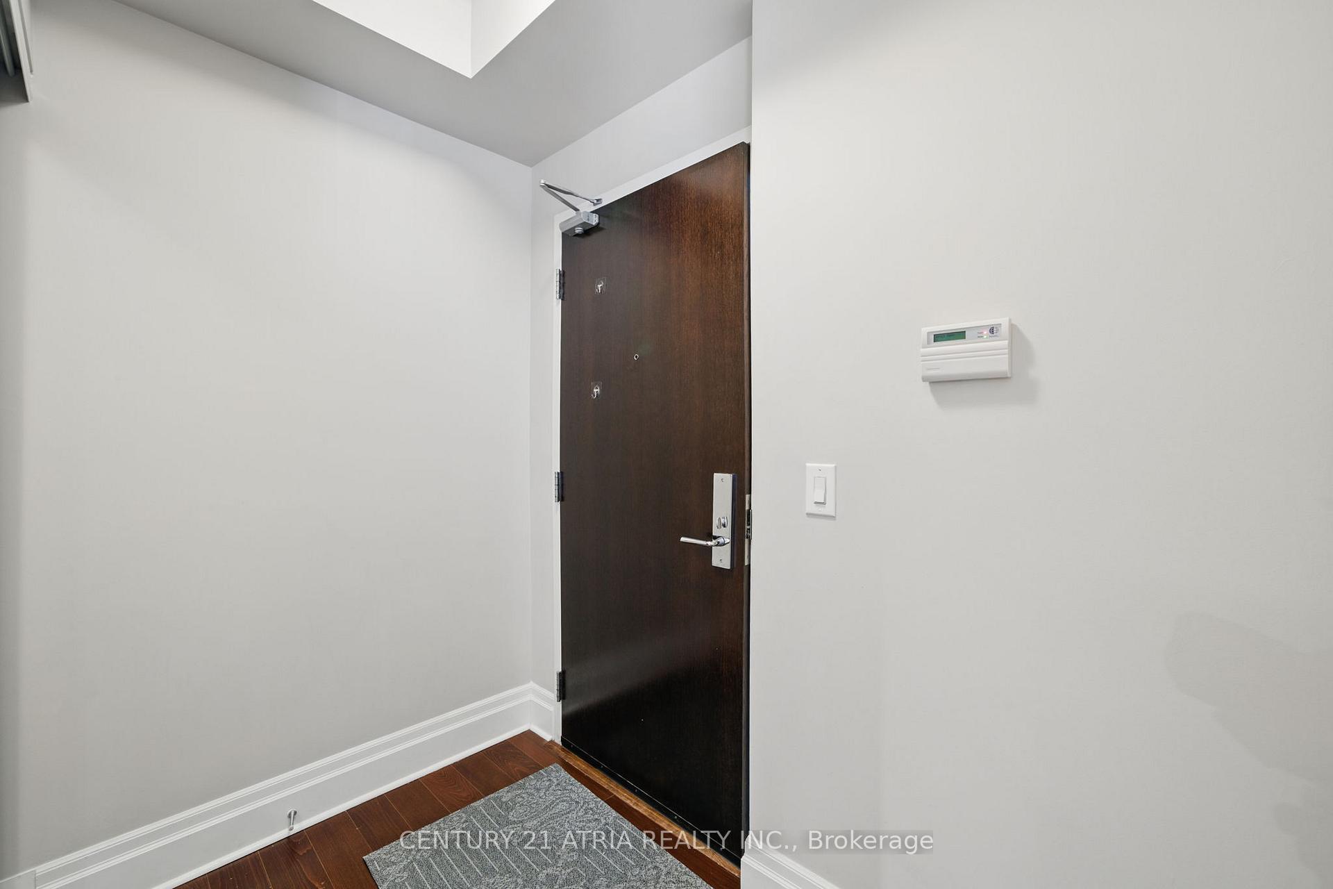 Photo 5 of Unit 502, 111 Upper duke Crescent, Markham, Unionville — HOMEH