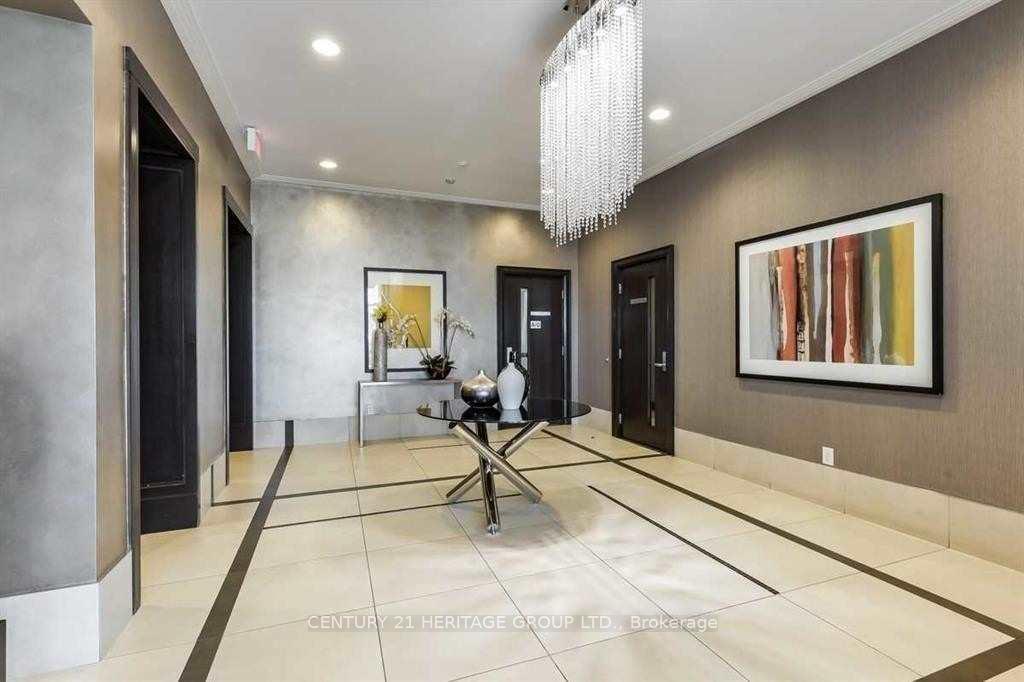 Photo 2 of Unit 309, 111 Upper Duke Crescent, Markham, Unionville — HOMEH