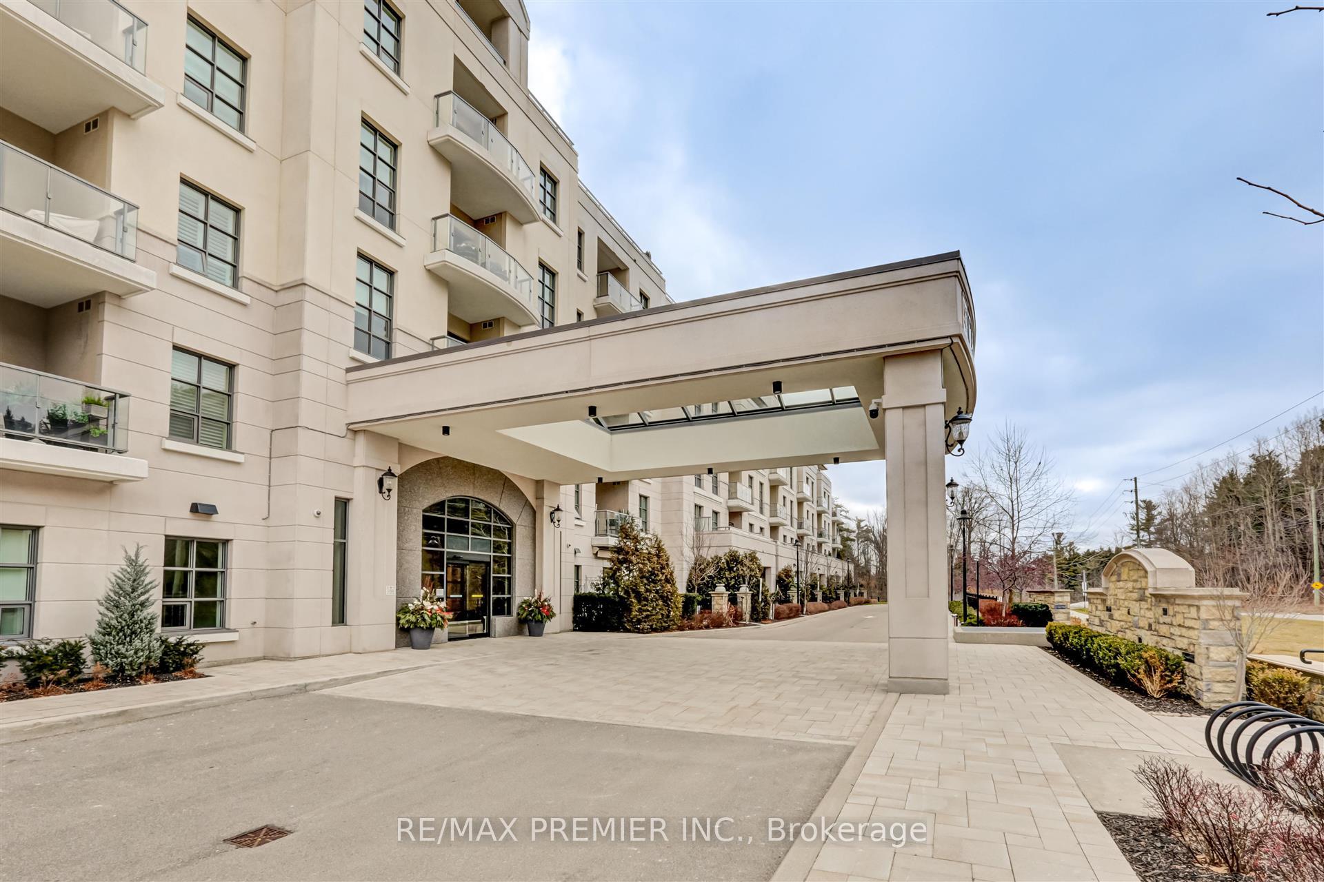 Photo 3 of Unit 111, 9909 Pine Valley Drive, Vaughan, Vellore Village — HOMEH