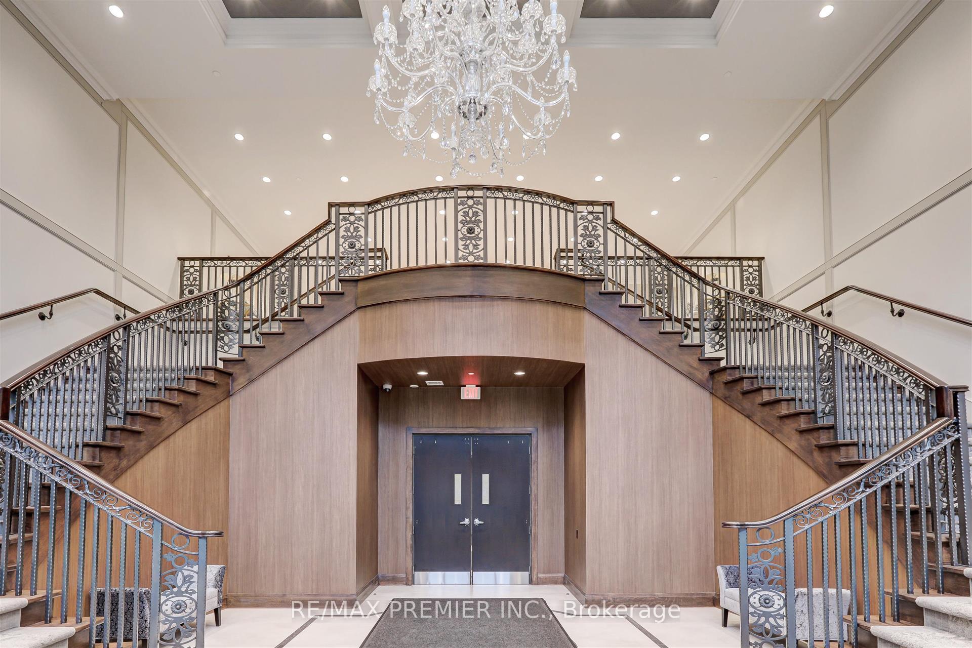 Photo 5 of Unit 111, 9909 Pine Valley Drive, Vaughan, Vellore Village — HOMEH