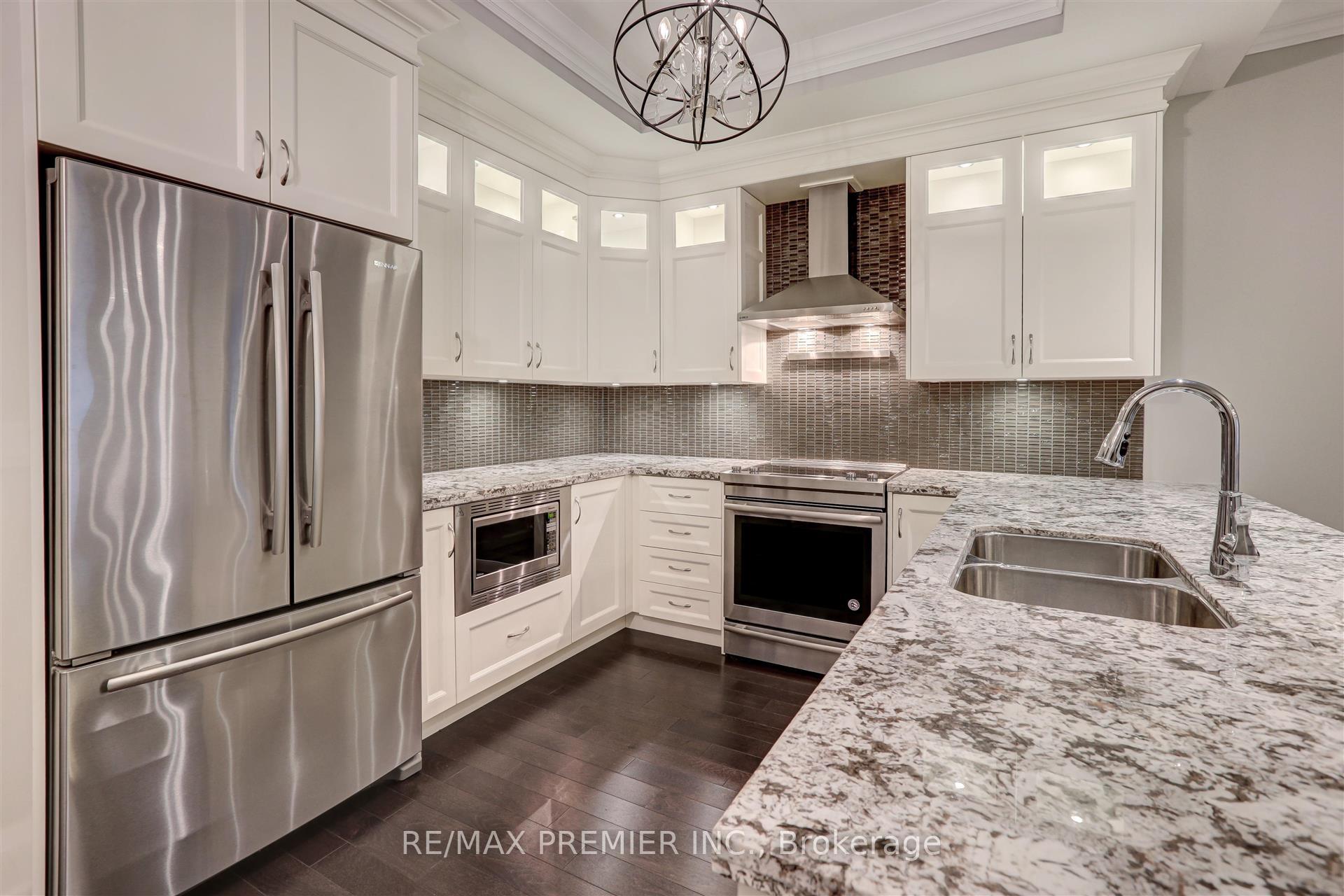 Photo 6 of Unit 111, 9909 Pine Valley Drive, Vaughan, Vellore Village — HOMEH