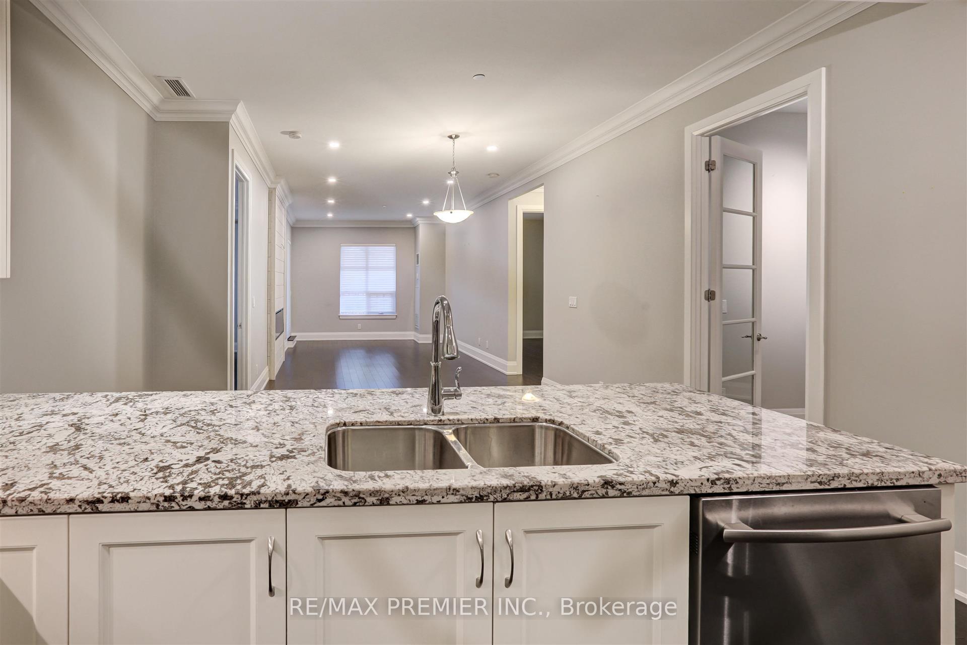 Photo 9 of Unit 111, 9909 Pine Valley Drive, Vaughan, Vellore Village — HOMEH