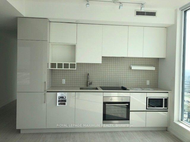 Photo 3 of Unit 5610, 898 Portage Parkway, Vaughan, Concord — HOMEH
