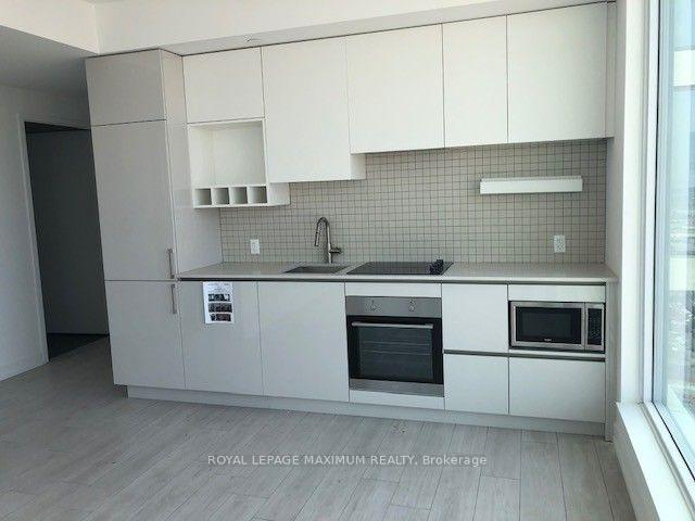 Photo 5 of Unit 5610, 898 Portage Parkway, Vaughan, Concord — HOMEH
