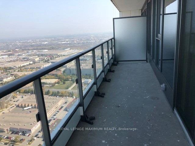 Photo 8 of Unit 5610, 898 Portage Parkway, Vaughan, Concord — HOMEH