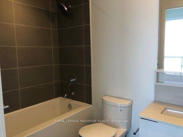 Photo 17 of Unit 5610, 898 Portage Parkway, Vaughan, Concord — HOMEH