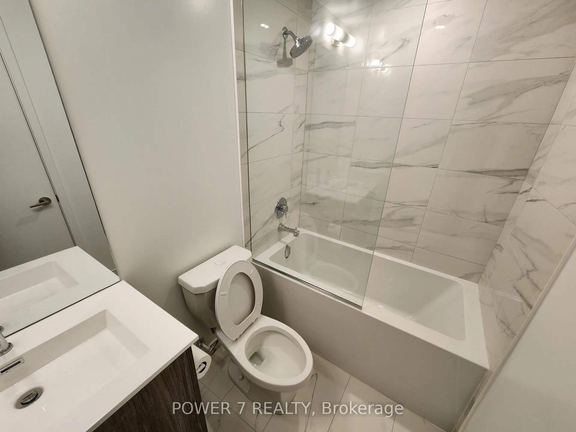 Photo 4 of Unit 1911, 180 Front Street E, Toronto, Moss Park — HOMEH