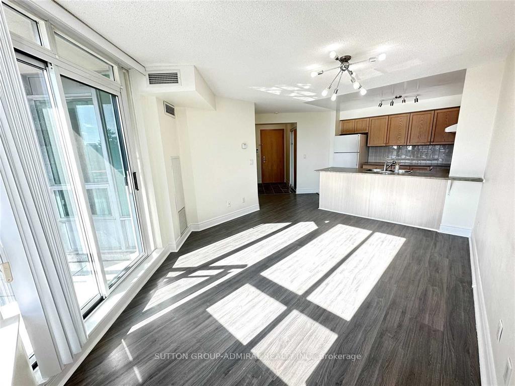 Photo 6 of Unit 301, 48 Suncrest Boulevard, Markham, Commerce Valley — HOMEH