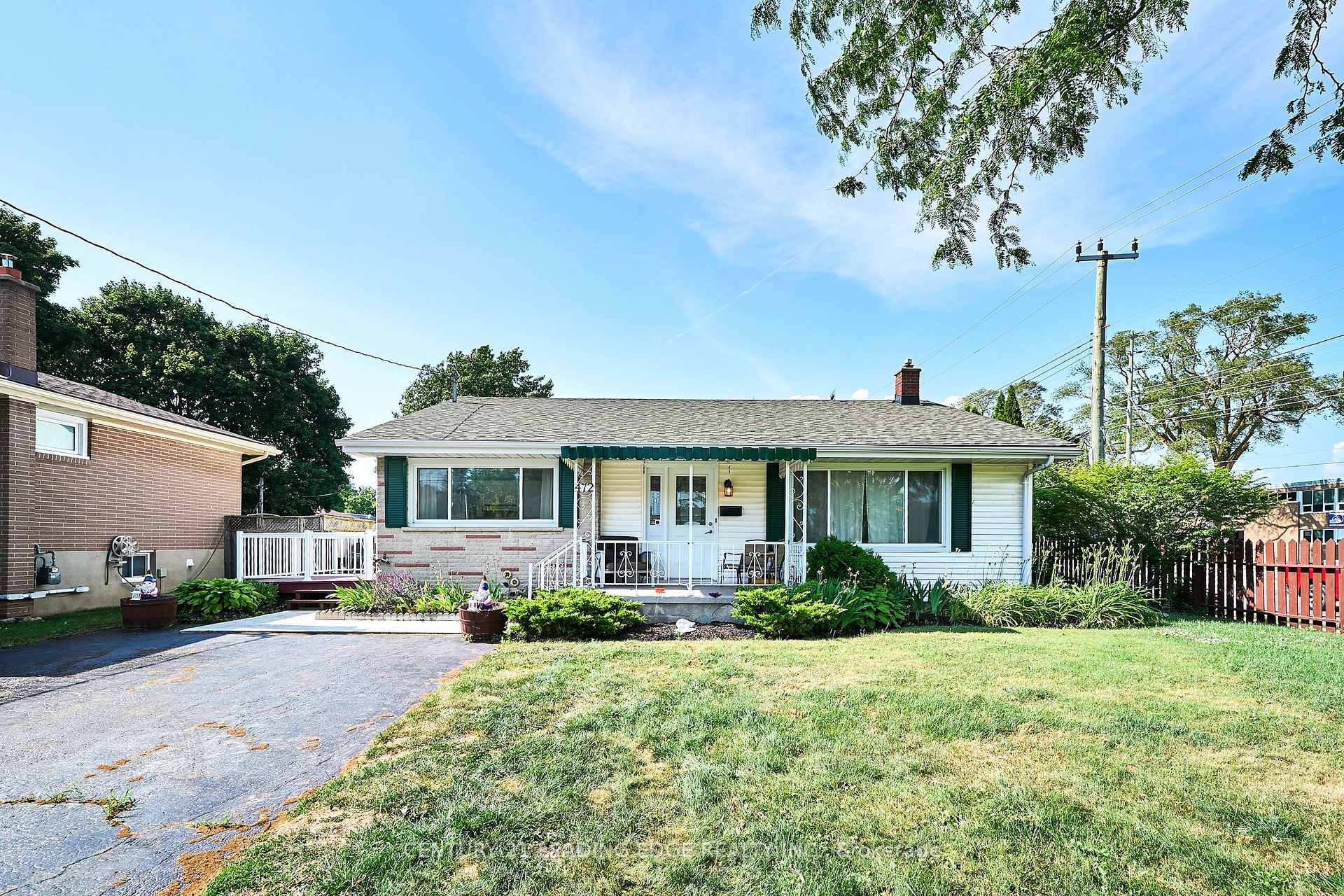 Front of 472 Victoria Avenue