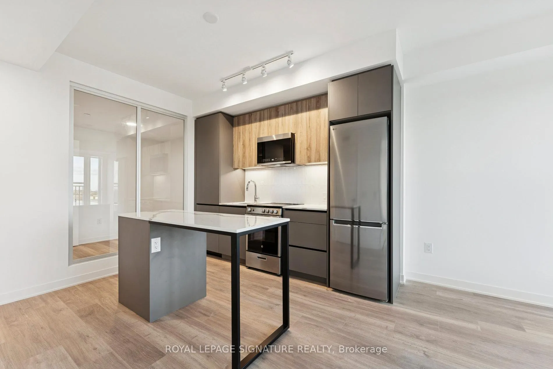Photo 5 of Unit 817, 20 All Nations Drive, Brampton, Northwest Brampton — HOMEH