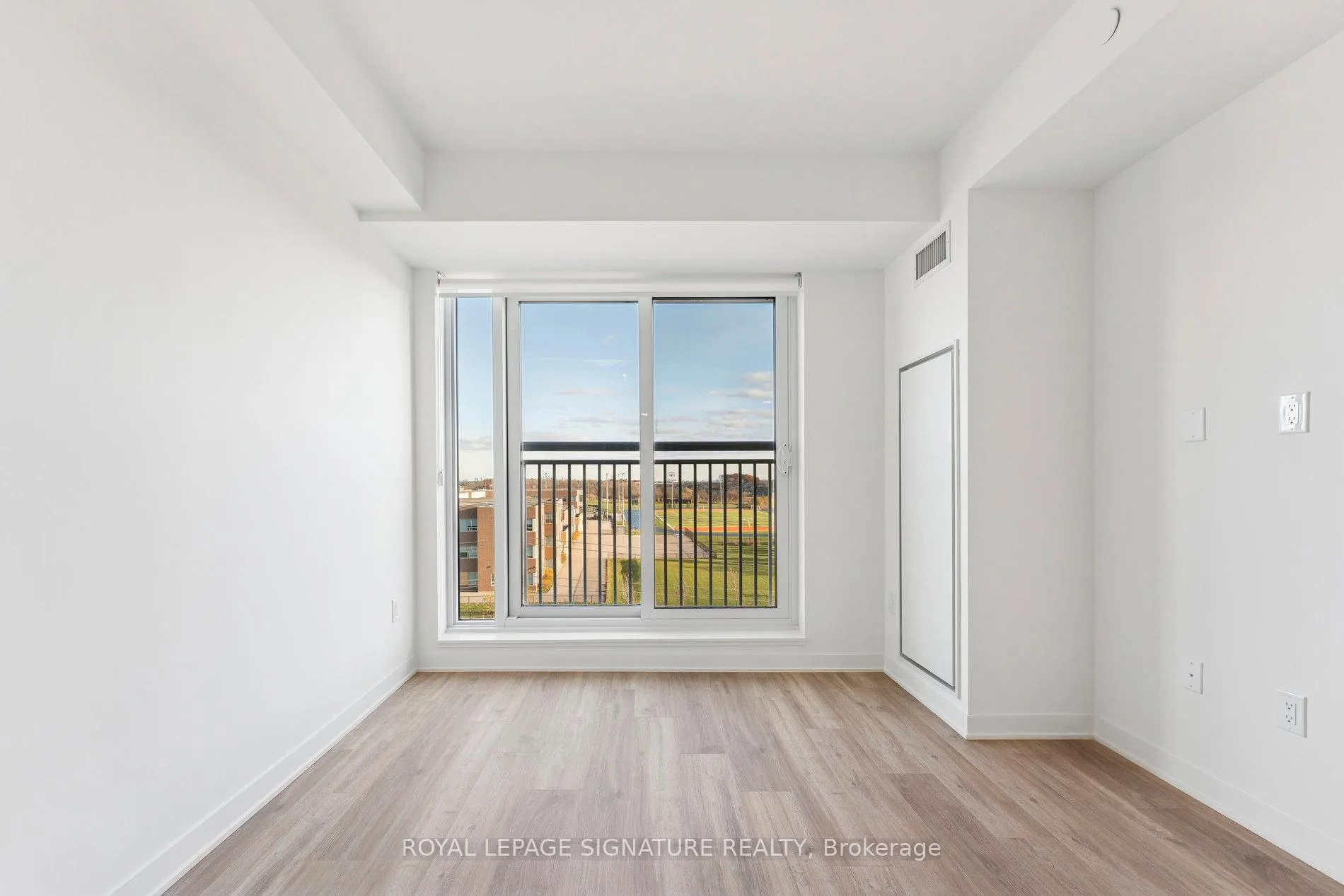 Photo 8 of Unit 817, 20 All Nations Drive, Brampton, Northwest Brampton — HOMEH