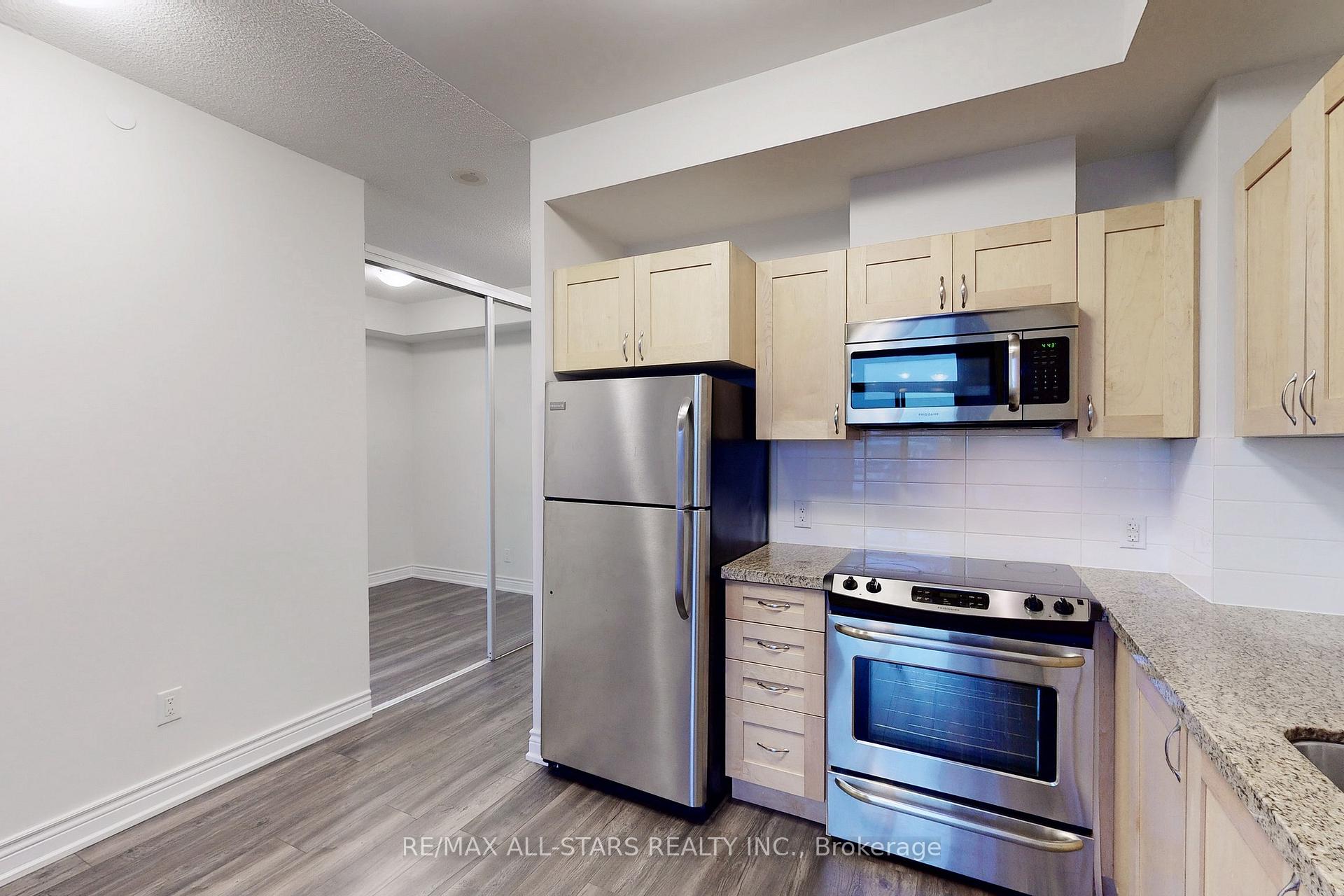 Photo 30 of Unit 218, 540 Bur Oak Avenue, Markham, Berczy — HOMEH