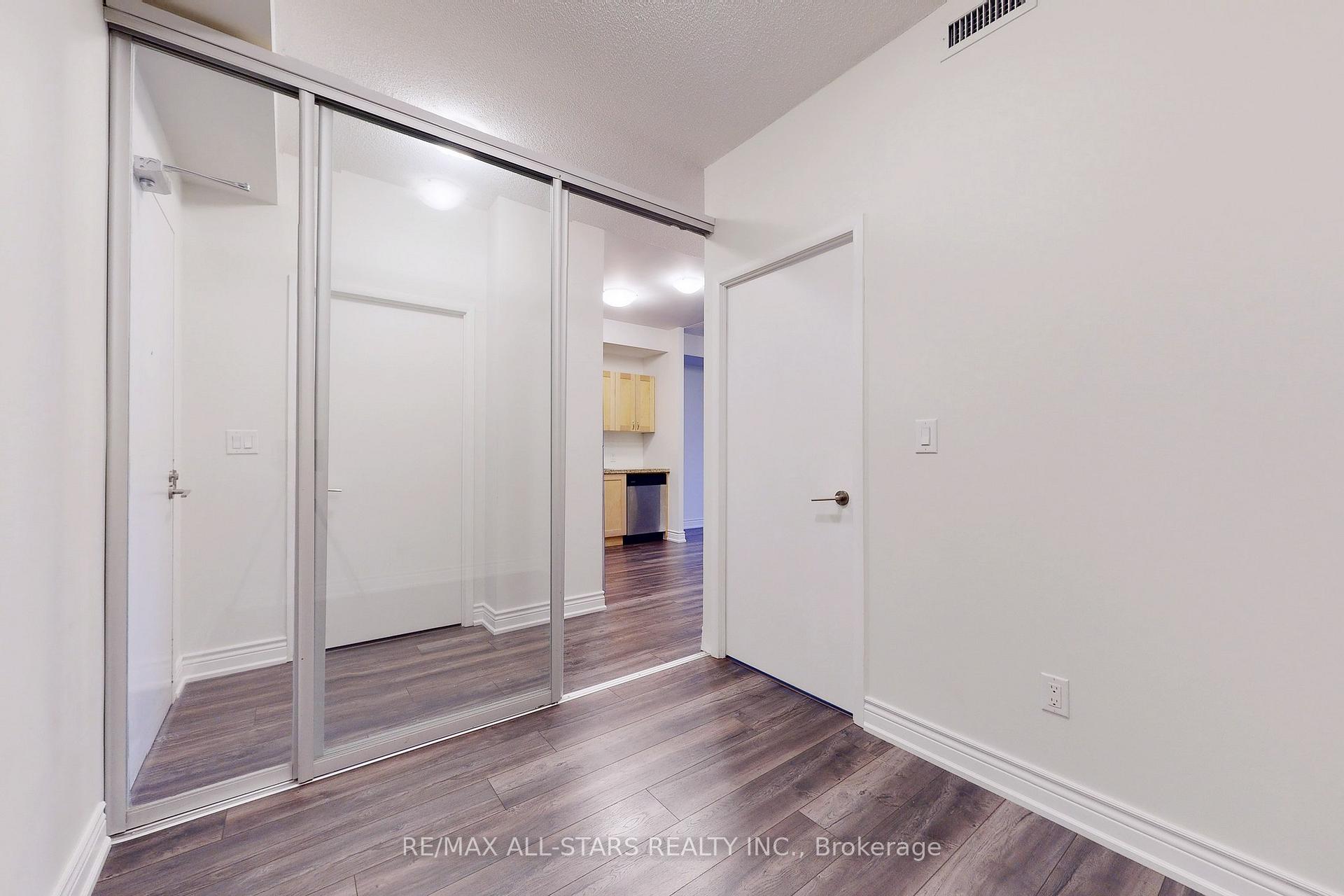 Photo 41 of Unit 218, 540 Bur Oak Avenue, Markham, Berczy — HOMEH