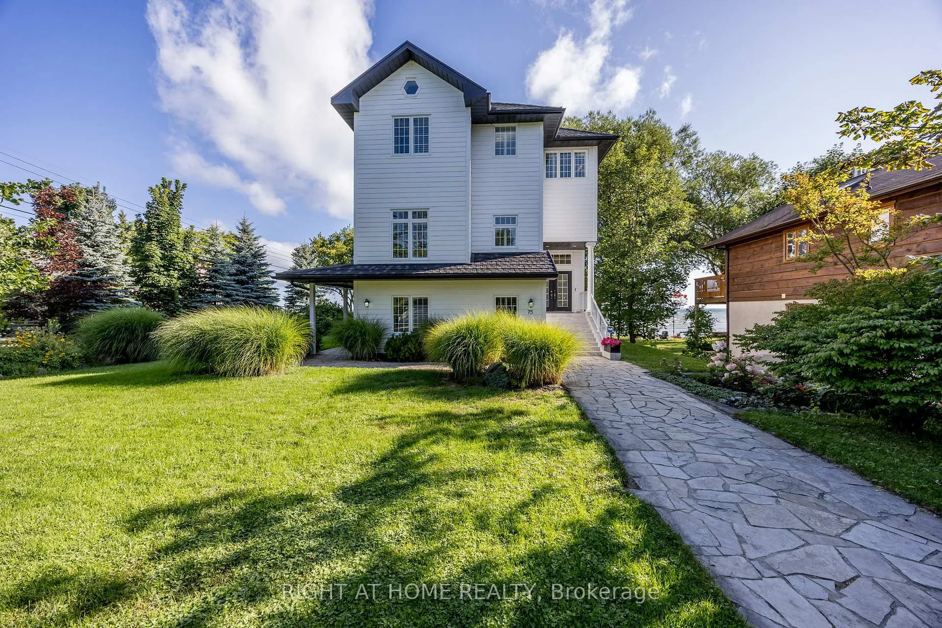 Photo 2 of 75 Indian Trail, Collingwood — HOMEH