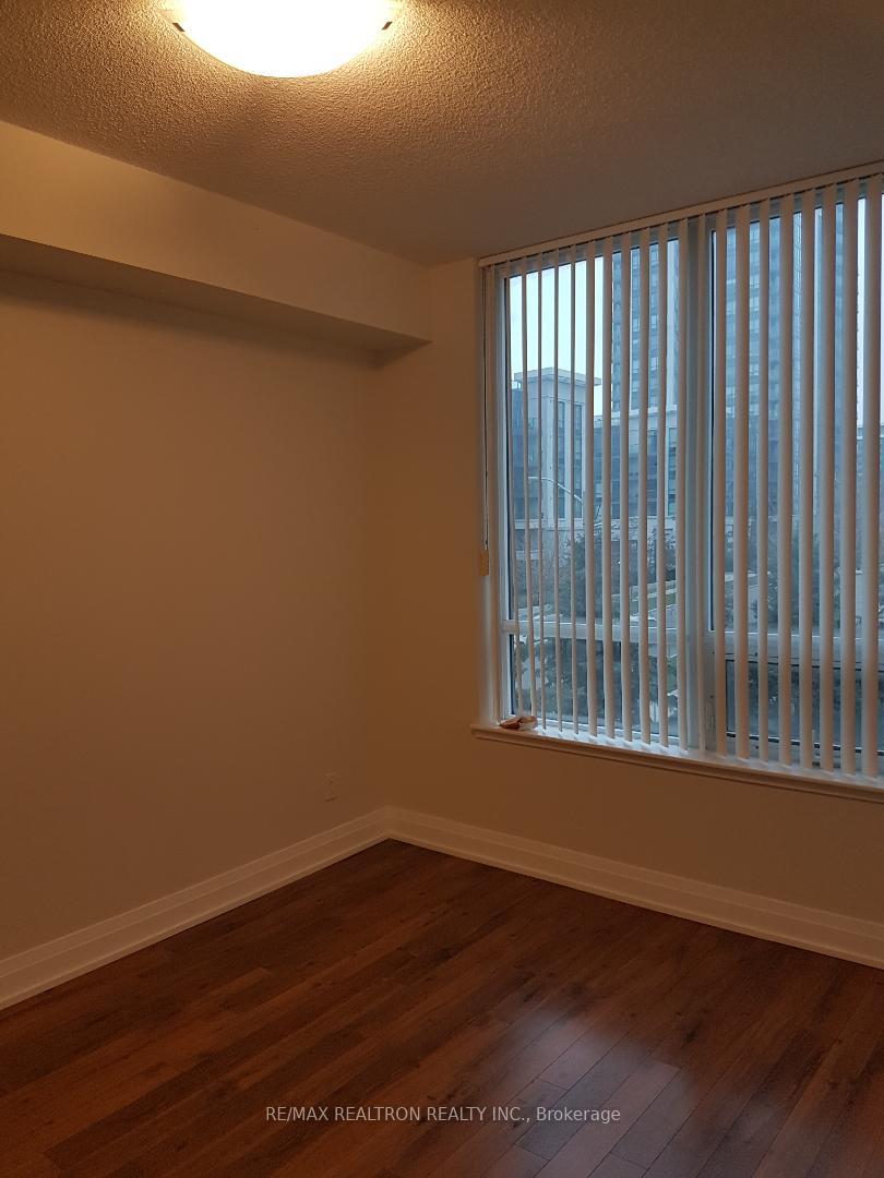 Photo 7 of Unit 303, 75 North Park Road, Vaughan, Beverley Glen — HOMEH