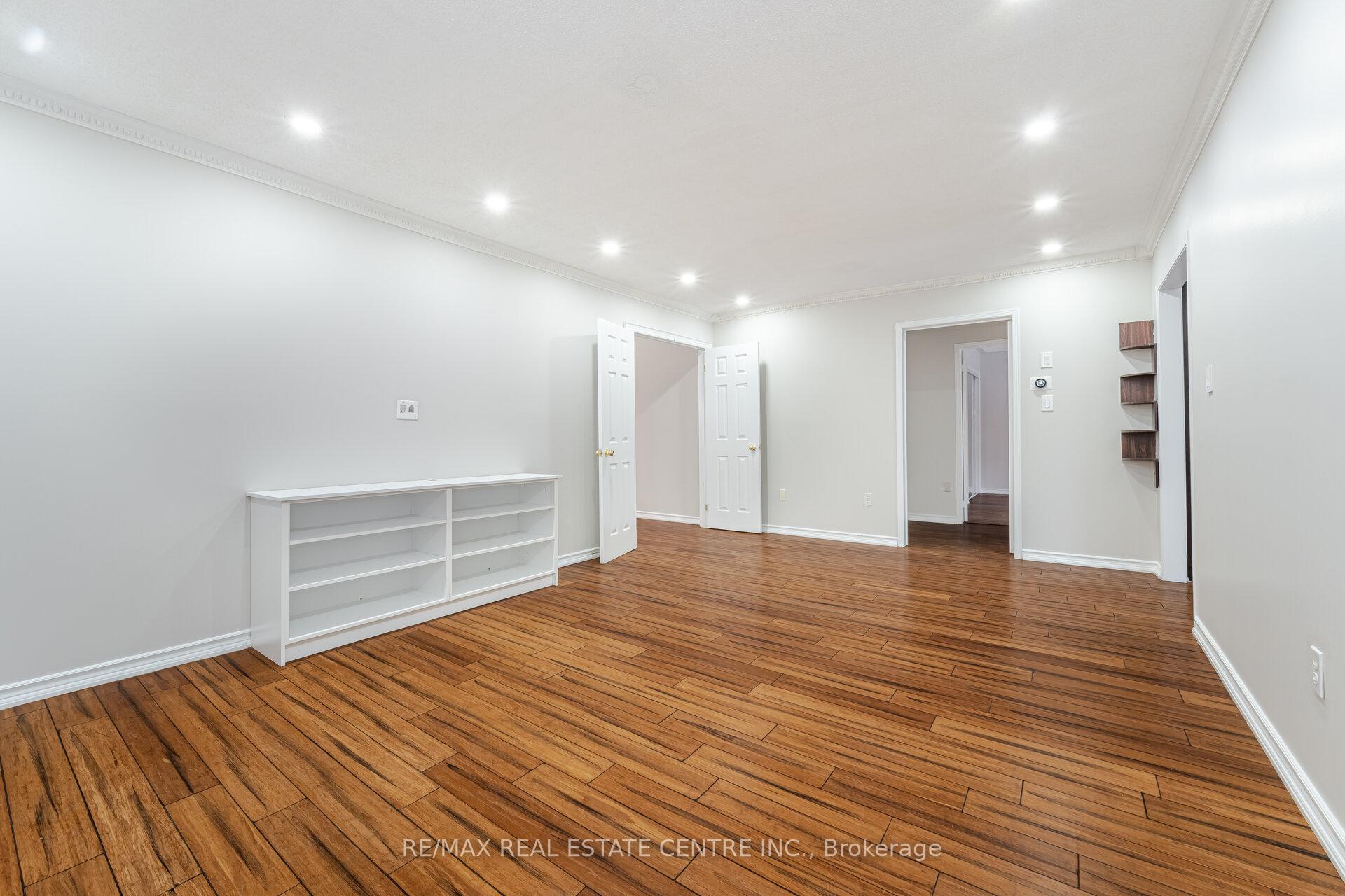Photo 6 of 10 Sheldon Drive, Ajax, Central — HOMEH