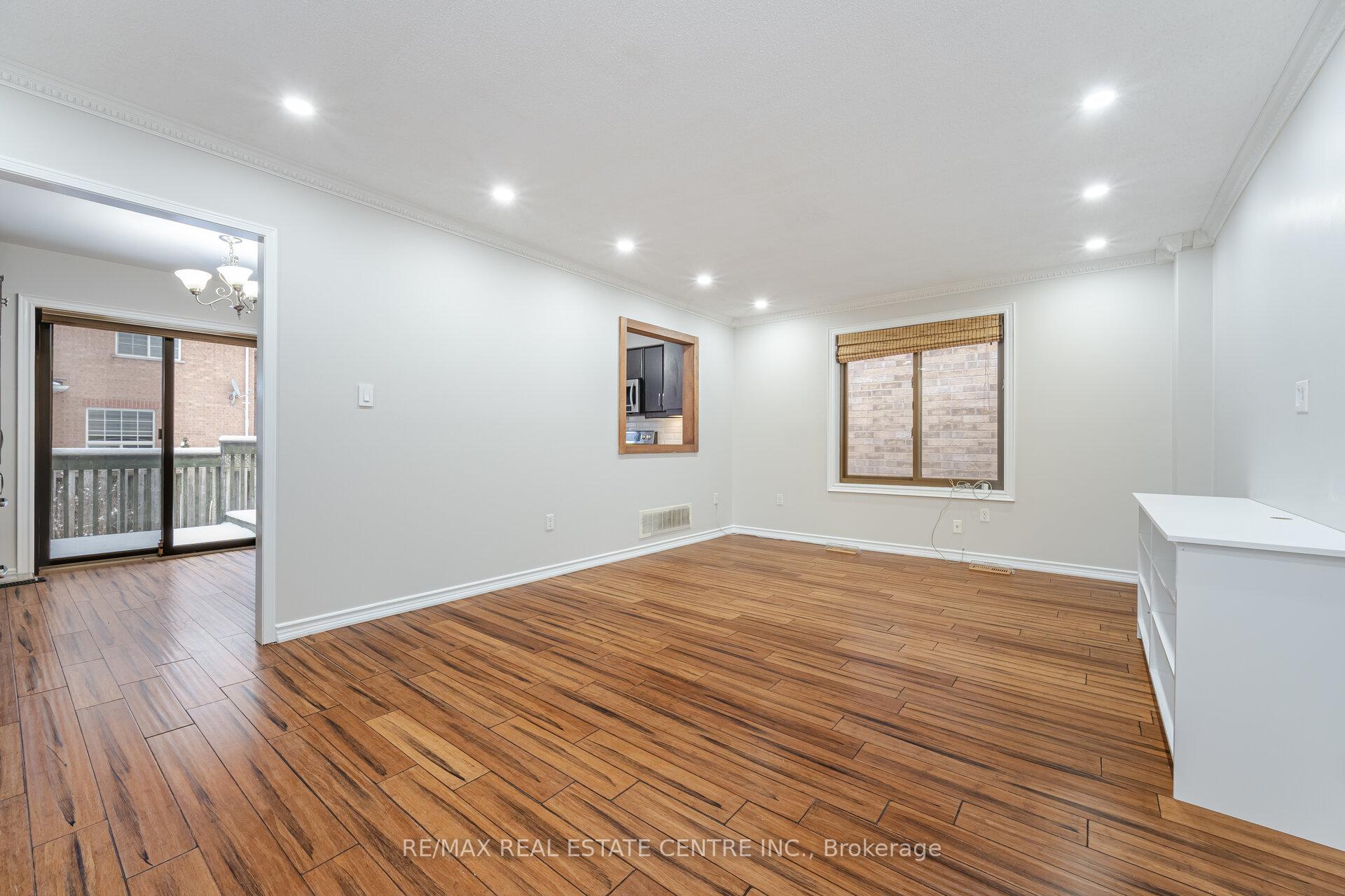 Photo 7 of 10 Sheldon Drive, Ajax, Central — HOMEH